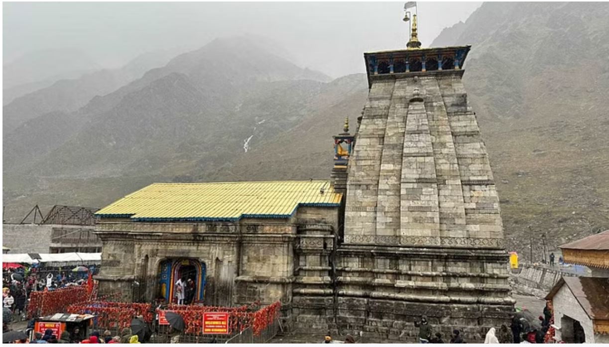 Photo of केदारनाथ में बर्फबारी से खुबसूरत नजारा, श्रद्धालुओं का बड़ा उत्साह