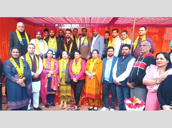 चंडीगढ़ में एनजीओ ह्यूमन राइट्स फोर्स की चेयरपर्सन समेत कई लोग आप में हुए शामिल