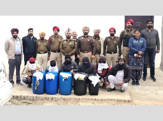 फाजिल्का पुलिस ने खेतों में ट्रांसफर से तेल चोरी करने वाले गिरोह का किया भंडाफोड़