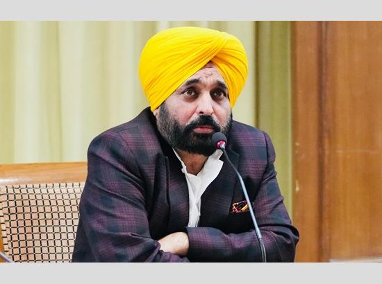 सीएम मान ने चंडीगढ़ मेयर चुनाव के पीठासीन अधिकारी अनिल मसीह के खिलाफ भी की एफआईआर की मांग