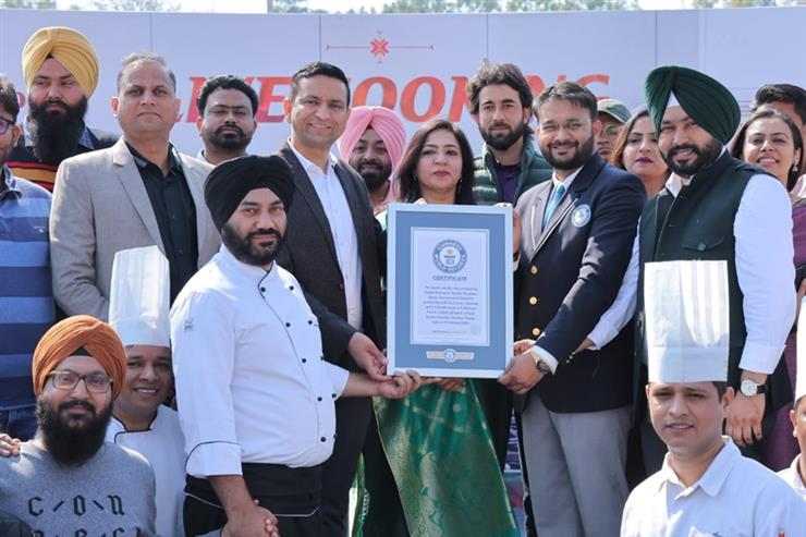 अनमोल गगन मान ने गिनीज बुक ऑफ वर्ल्ड रिकॉर्ड में नाम दर्ज होने पर ताज ग्रुप के अधिकारियों को दी बधाई