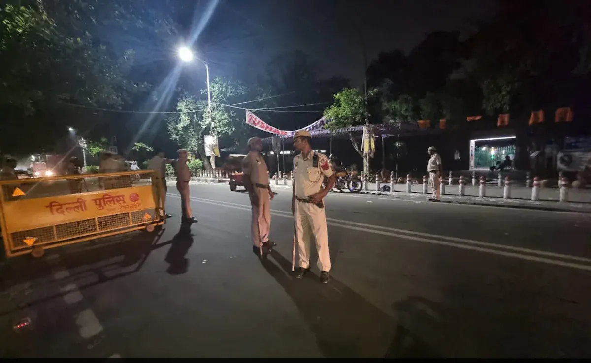 दिल्ली के सीलमपुर में एक युवक की गोली मारकर हत्या