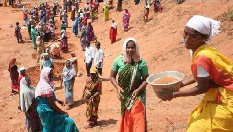 Photo of चुनाव से पहले श्रमिकों को केंद्र सरकार का तोहफा, मनरेगा की मजदूरी बढ़ाई