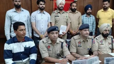 दविंदर बंबीहा गैंग के 6 शातिर चढ़े मोगा पुलिस के हत्थे, हथियार और कार बरामद