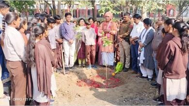 इंसान को प्रकृति के करीब ला रही त्रिवेणी बाबा की अनोखी पहल