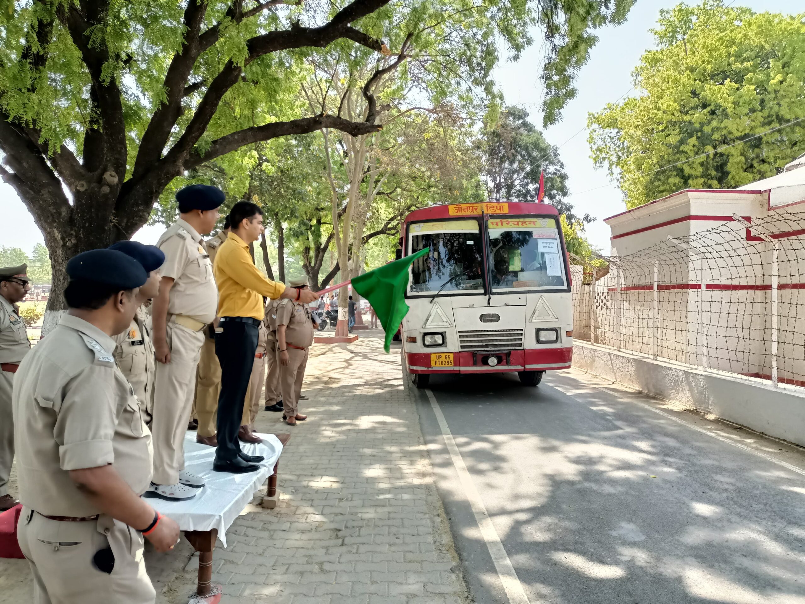 बॉर्डर के जवानों की तरह चुनावी ड्यूटी निभा रहे हरियाणा पुलिस के जवान, महिलाएं भी नहीं रही किसी से पीछे