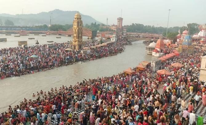 Photo of बुद्ध पूर्णिमा: स्नान के लिए हरिद्वार गंगा घाटों पर उमड़ी श्रद्वालुओं की भीड़