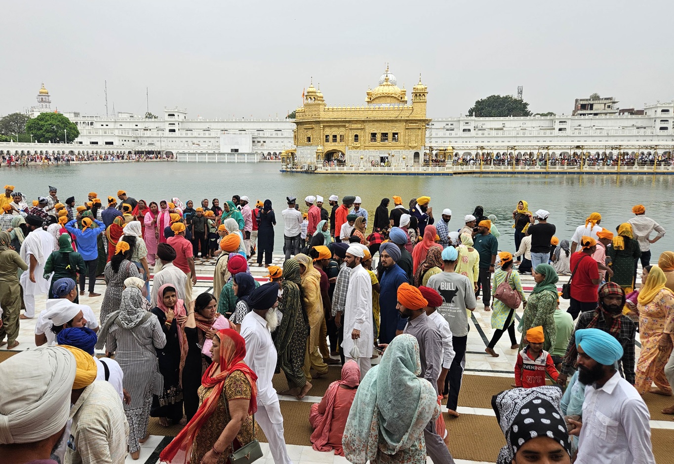 SGPC का बड़ा कदम, हरमंदिर साहिब में फोटोग्राफी बैन