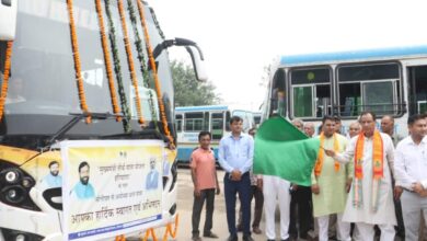 भाजपा प्रदेश अध्यक्ष मोहन लाल बडोली ने अयोध्या धाम के लिए बुजुर्ग तीर्थयात्रियों को ले जाने वाली बस को दिखाई हरी झंडी