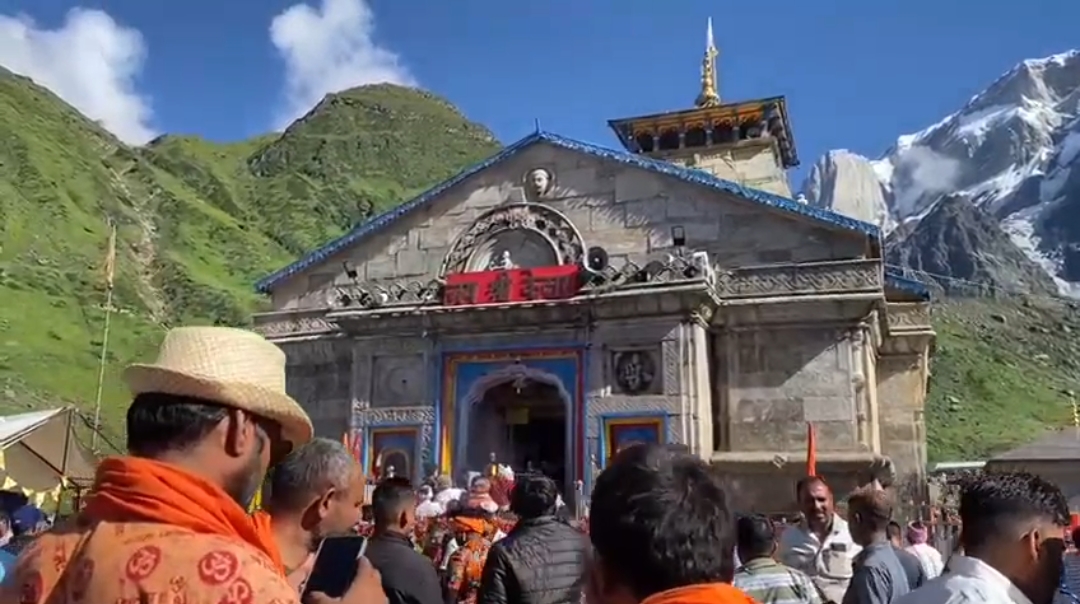 Photo of श्रावण मास के दूसरे सोमवार को केदारनाथ धाम में हुई विशेष पूजा, श्रद्धालुओं में उत्साह