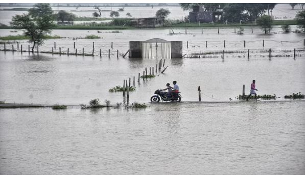 Photo of यूपी में 20 जिलों के 900 गांव बाढ़ की चपेट में, सीएम योगी बोले- पीड़ितों को 24 घंटे में दें मुआवजा