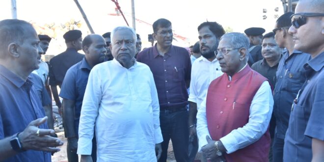 The Chief Minister visited the flood-affected areas of Patna and Vaishali districts by road