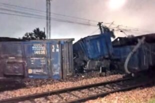 25 coaches of goods train derailed in Mathura, Delhi-Agra route blocked