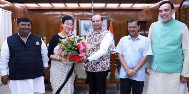 Kejriwal resigned, Atishi staked claim to form government