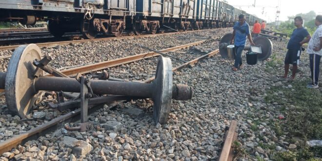 Five bogies of a goods train derailed in Maynaguri, West Bengal