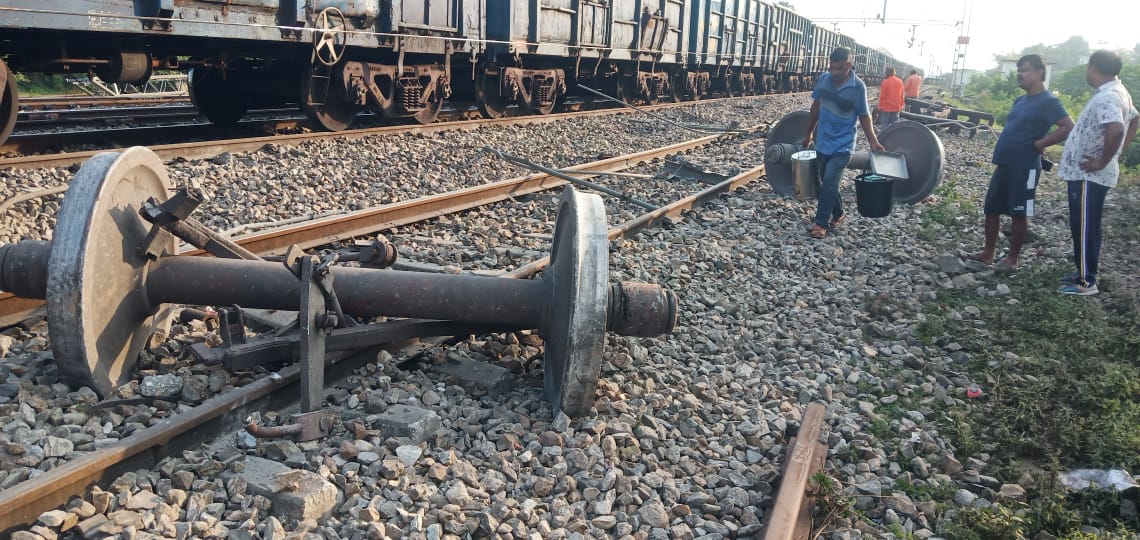 Five bogies of a goods train derailed in Maynaguri, West Bengal