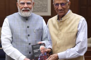 Former Police Chief Prakash Singh meets the Prime Minister