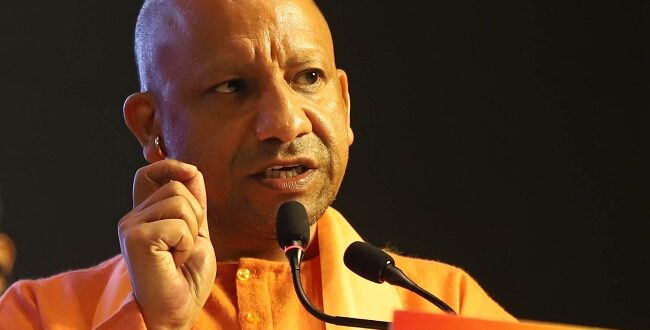 Chief Minister Yogi gave the gift of projects worth 1231 crores to Ambedkar Nagar