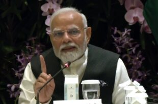 Prime Minister invites Singapore businessmen to invest in India