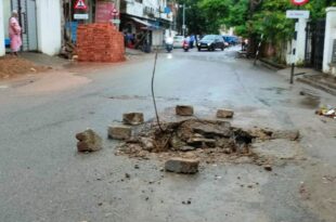 Potholes are increasing on the roads of Lucknow due to bad material and soil sliding.