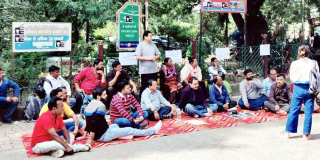 Protest against abusive language in Nanda Devi Mahotsav, demand for arrest after reciting Hanuman Chalisa