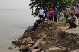 Top and slope of AP Dam of Narayani River cut off in Kushinagar, panic among villagers