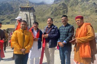 Prime Minister's brother Pankaj Modi arrives to visit Kedarnath Dham