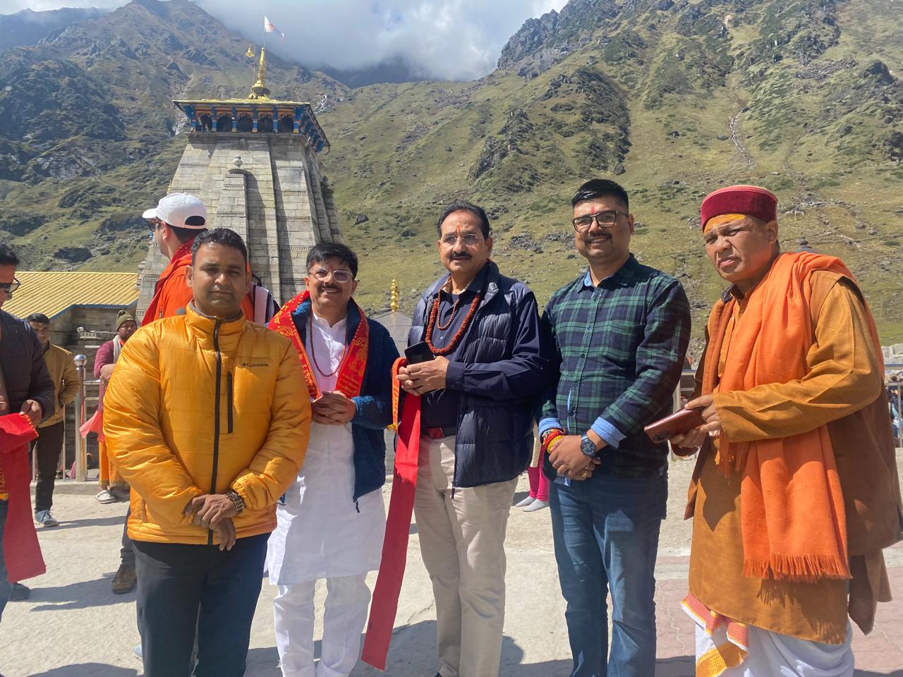 Prime Minister's brother Pankaj Modi arrives to visit Kedarnath Dham