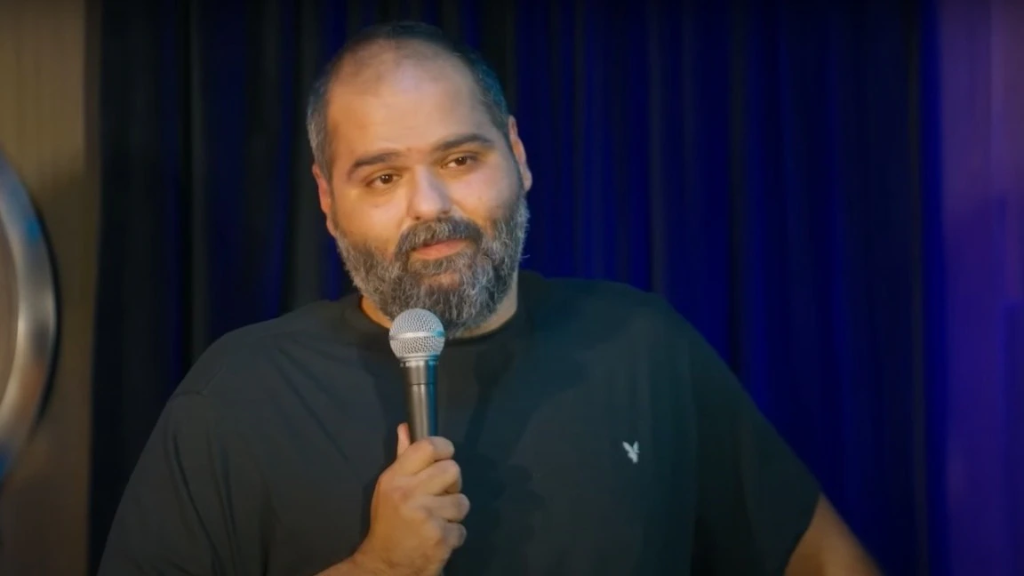 Threat to cut Kunal Kamra into pieces, 500 calls