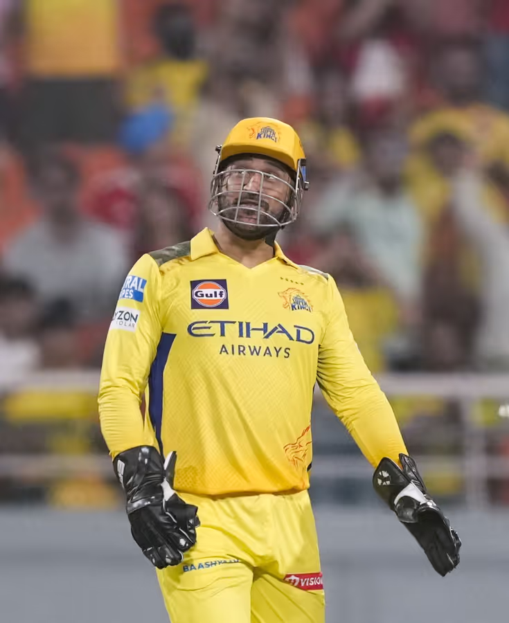 CSK vs KKR: Dhoni becomes the oldest captain of IPL