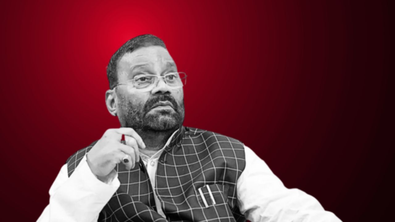 Protest with Gangajal outside Swami Prasad Maurya's house in Lucknow, Maurya said- he himself is impure