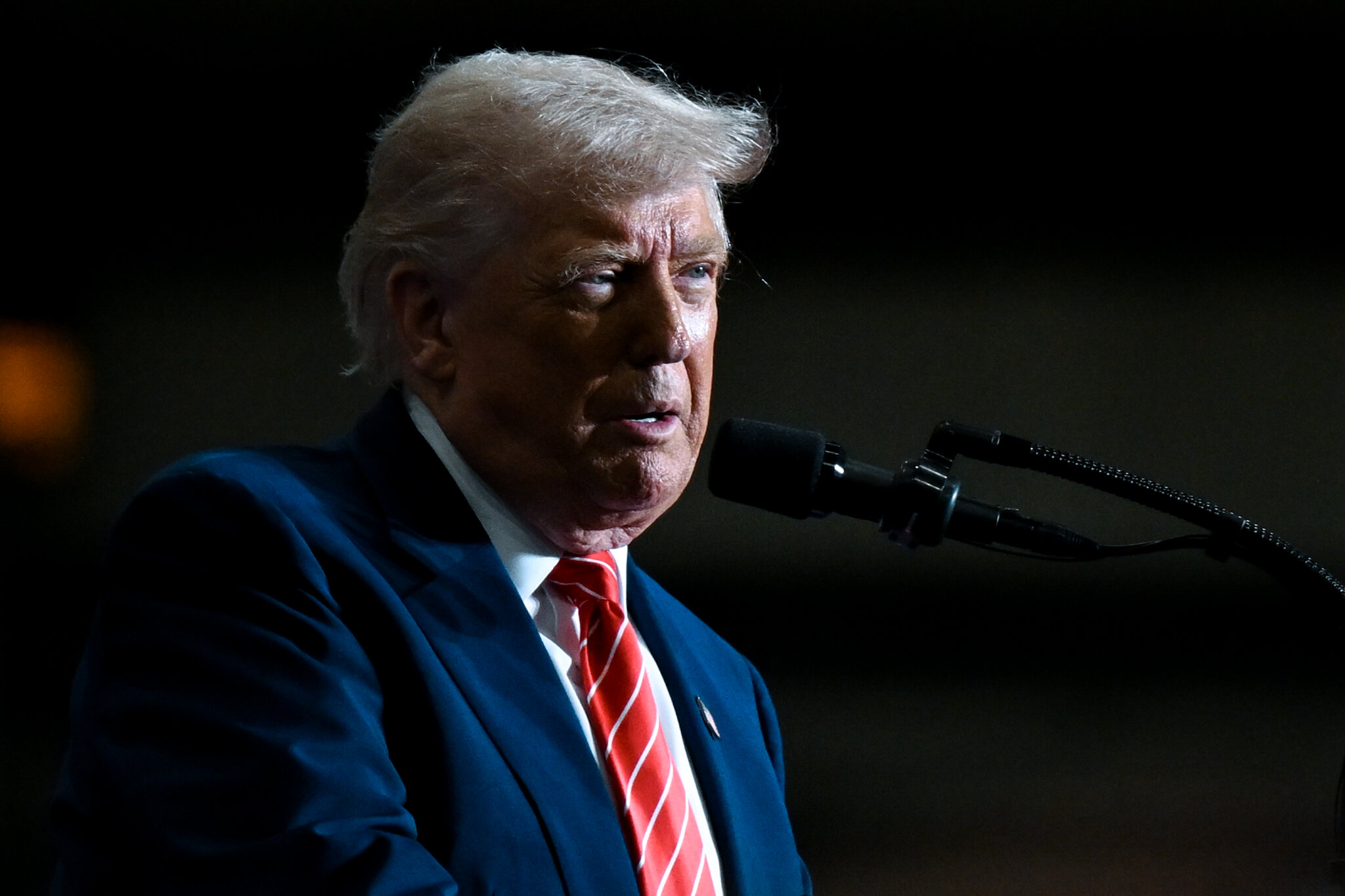 2000 employees laid off at NASA, Trump reduces budget