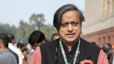 Tharoor expressed his desire to become CM, Muralidharan taunted him