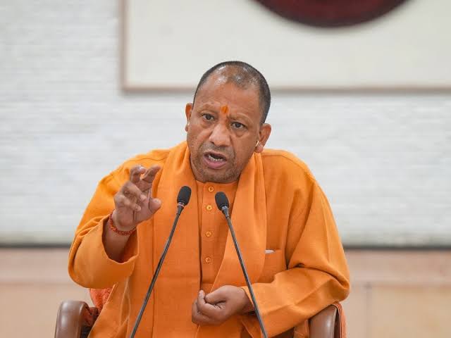 "CM Yuva Yojana: Loan distribution of Rs 35 crore in Maharajganj, 177 women beneficiaries got loan"