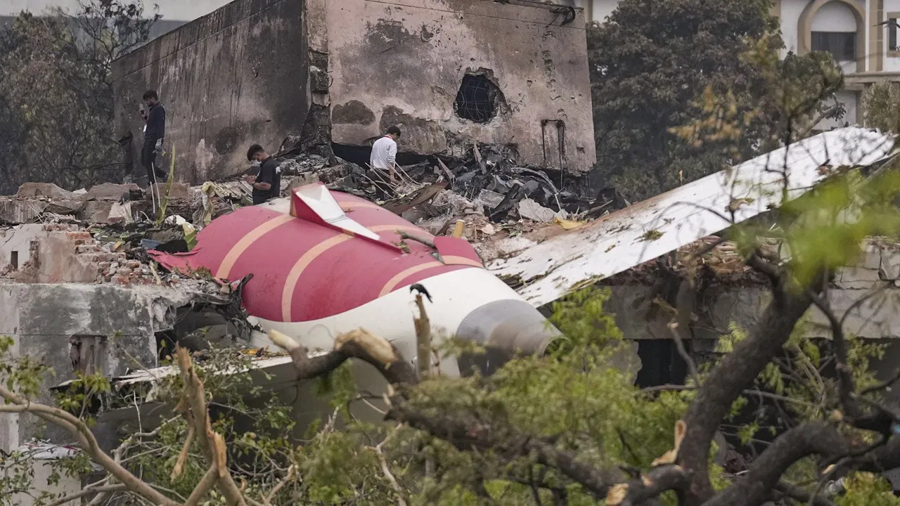 FAA orders investigation of Boeing 787-9 and 787-10 | Questions raised on RAT system after Ahmedabad plane crash