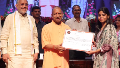 CM Yogi distributed joining letters to wireless operators in Lucknow, said- 'Recruitment boards have been purified'