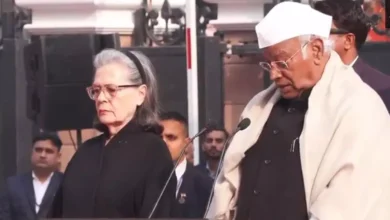 Congress hoists flag on its 140th foundation day