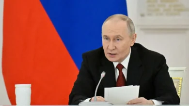 Putin gives Ukraine an ultimatum