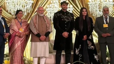 Neeraj-Himani's VIP reception, Modi gives blessings