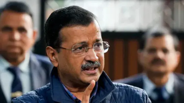 केजरीवाल बनाम जज विवाद: क्या सही है उनका रुख? जानें कानूनी राय