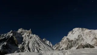 नेपाल के हिमलुंग हिमाल में हिमस्खलन, 10 लोग लापता