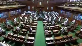कर्नाटक विधानसभा में भिड़े कांग्रेस विधायक, महिला MLA पर धमकी देने का आरोप