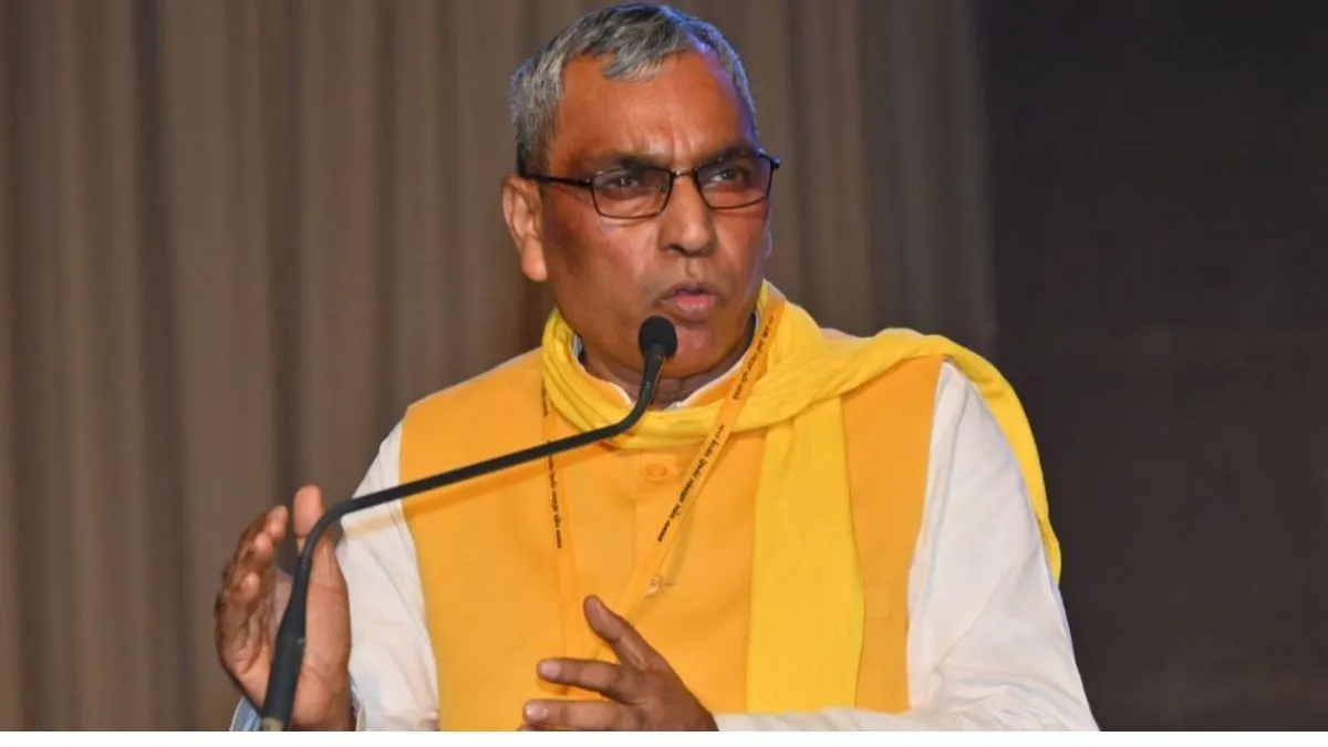 *‘वर्क फ्रॉम होम’ वाले अखिलेश अब 20 करोड़ की गाड़ी से करेंगे राजनीति: राजभर*
