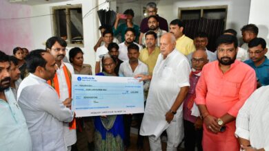 *सीएम योगी के निर्देश पर आपदा पीड़ितों को तत्काल मिल रही राहत, 24 घंटे में चार-चार लाख की आर्थिक सहायता*