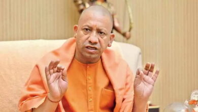योगी आदित्यनाथ का विपक्ष पर निशाना, चुनाव हारने पर आयोग को दोष देने का आरोप